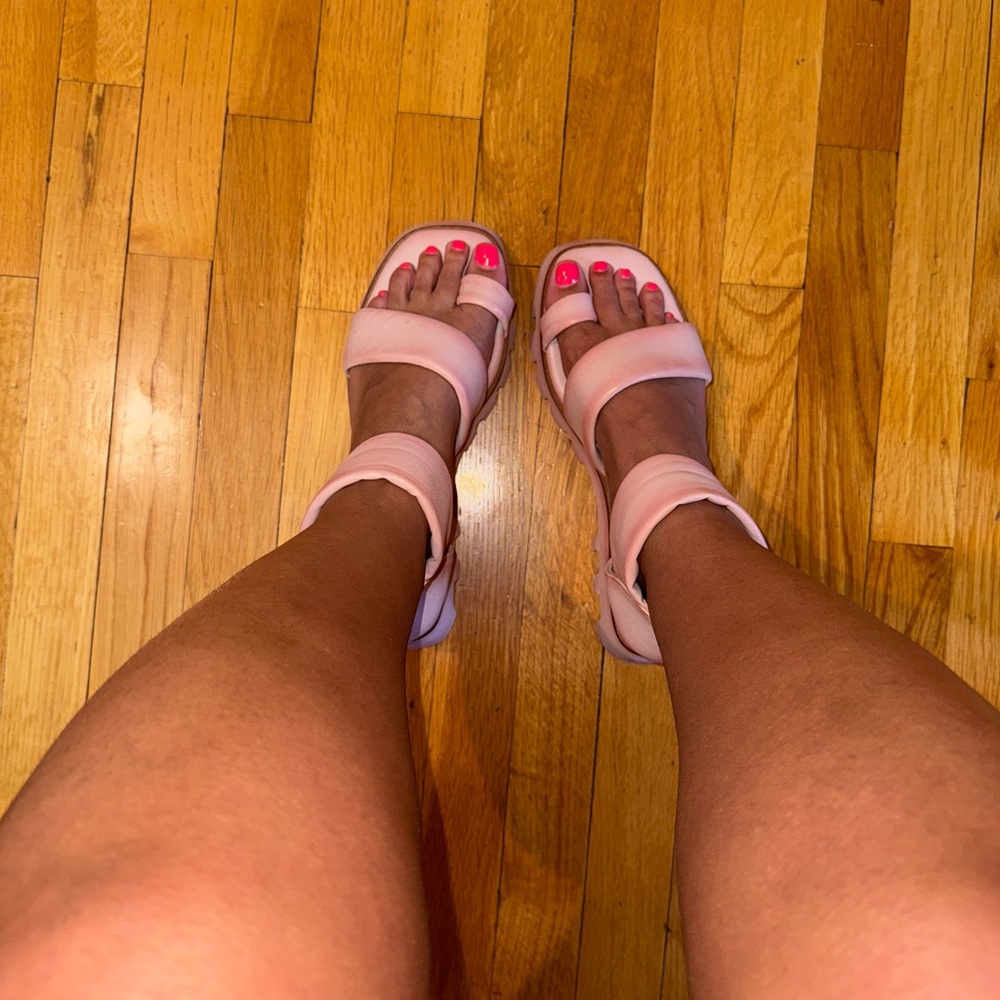 Maddox Lug Shell Pink Lug Sandals